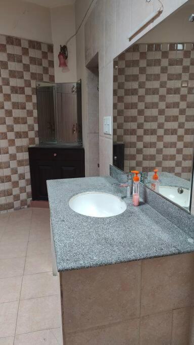 Basti House - Boutique Homestay Lucknow Bagian luar foto