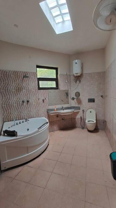 Basti House - Boutique Homestay Lucknow Bagian luar foto